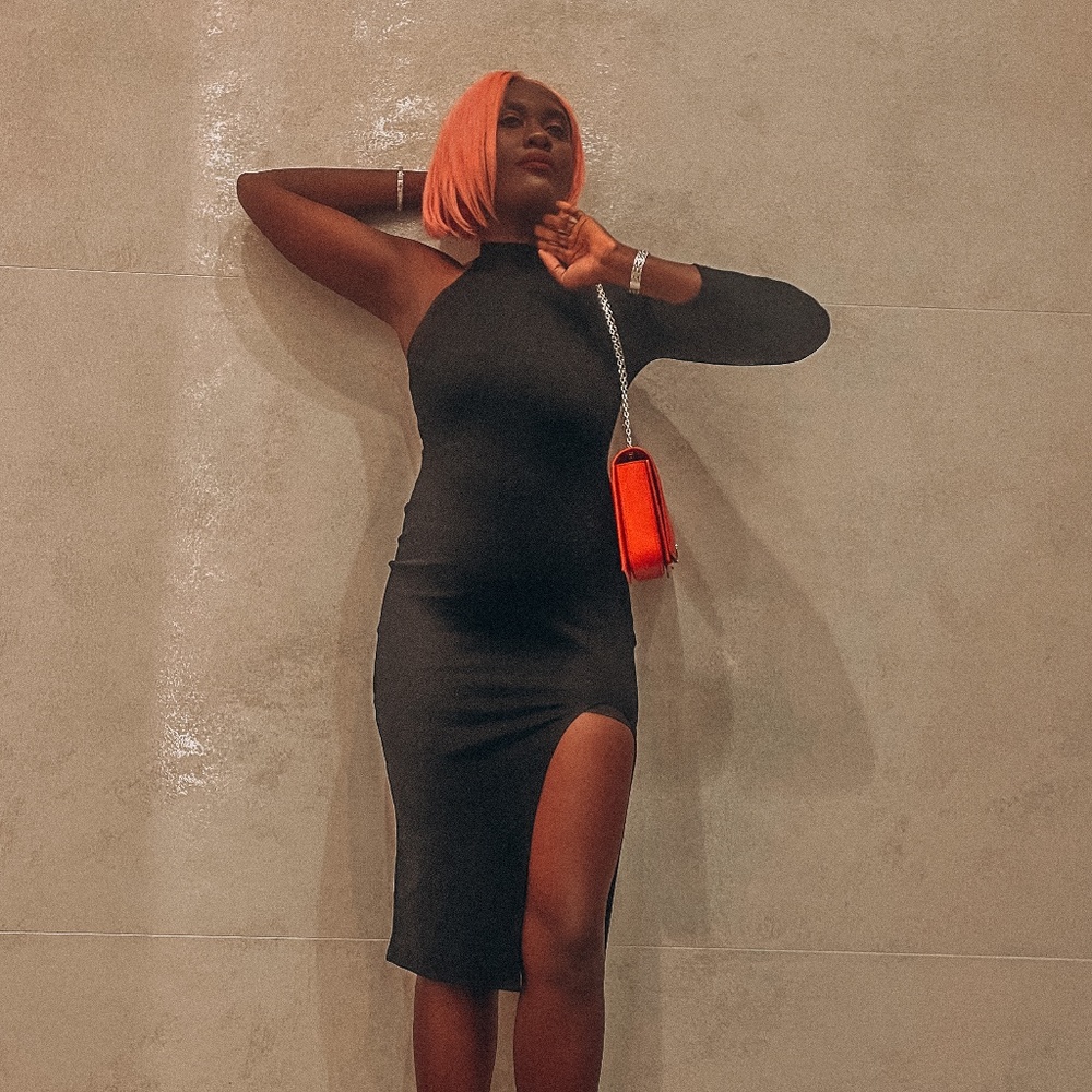 Mono sleeve, thigh slit, bodycon midi size 6